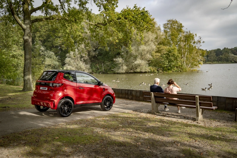 Automobiliai, kuriems vairuoti nereikia vairuotojo pažymėjimo, AIXAM e City 4.jpg