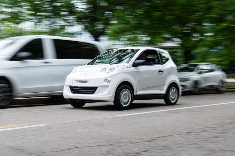 Automobiliai, kuriems vairuoti nereikia vairuotojo pažymėjimo, AIXAM Minauto 1.jpg