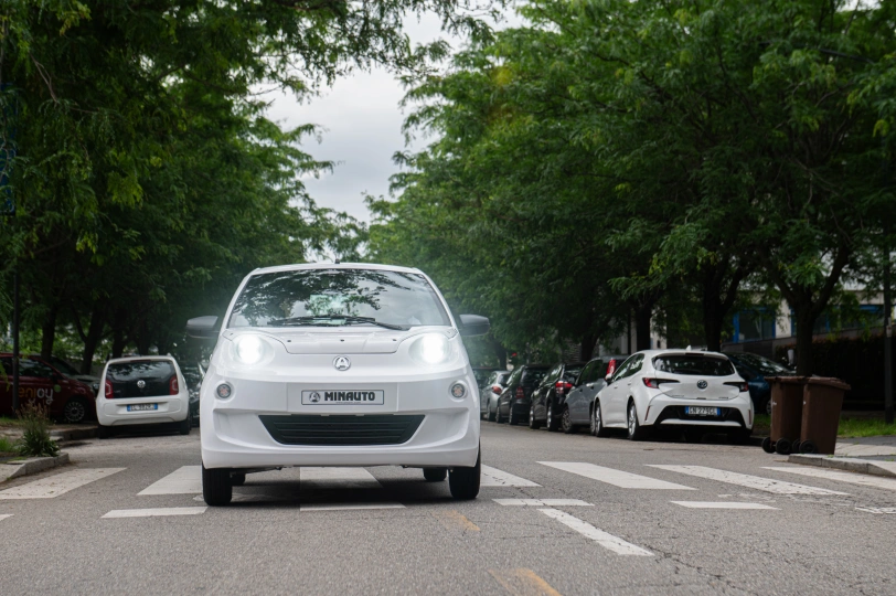 Automobiliai, kuriems vairuoti nereikia vairuotojo pažymėjimo, AIXAM Minauto 2.jpg