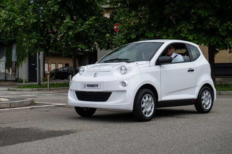 Automobiliai, kuriems vairuoti nereikia vairuotojo pažymėjimo, AIXAM Minauto 5.jpg